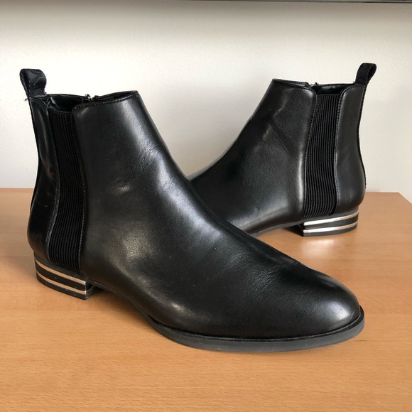 DKNY Lonnie ankle boot